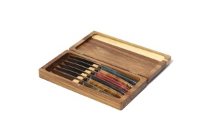 6 COUTEAU STEAK MIX COULEURS CAISSE EN BOIS
