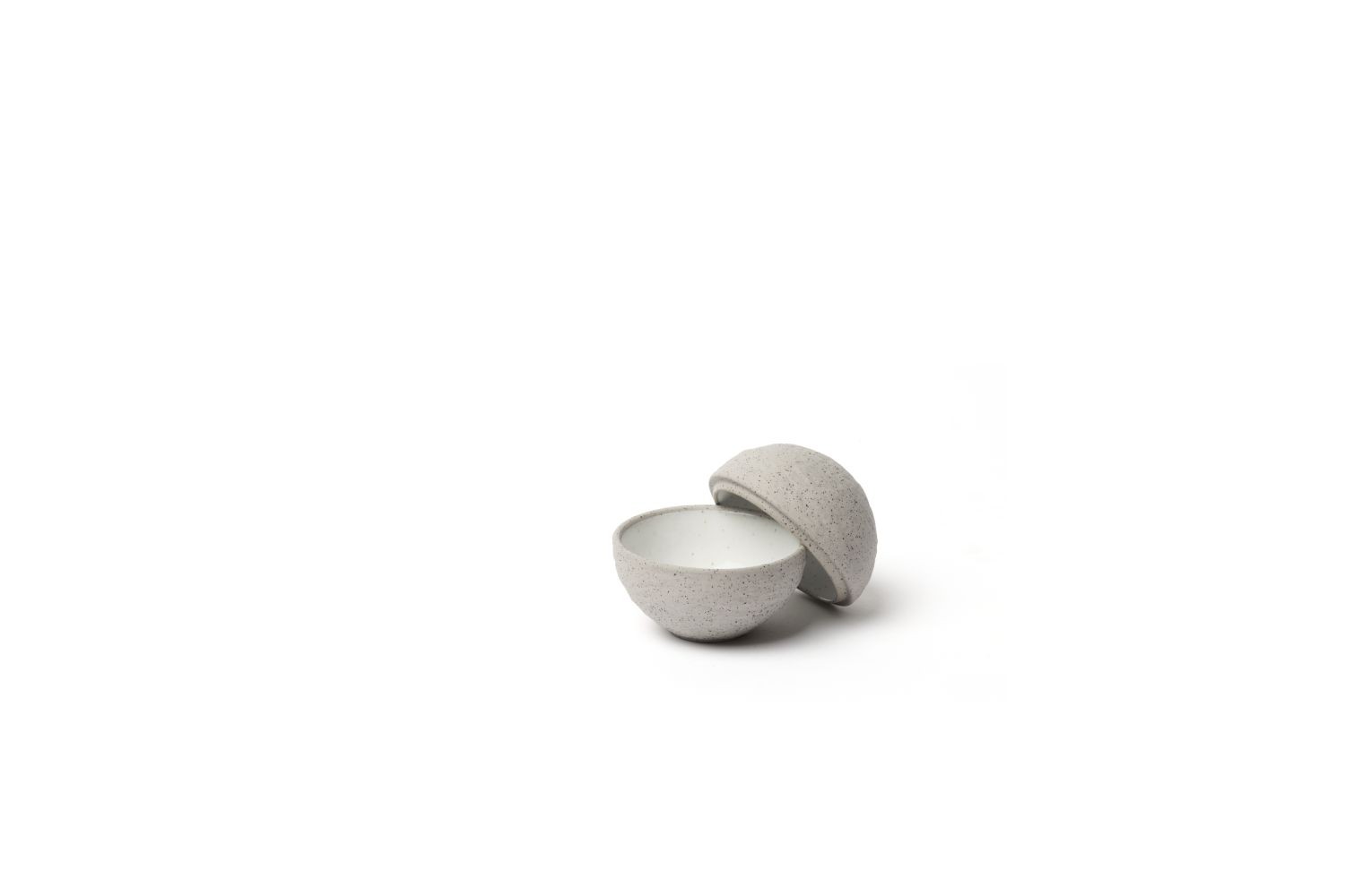 DOLMEN WHITE SPHERICAL PLATE Ø6,5CM