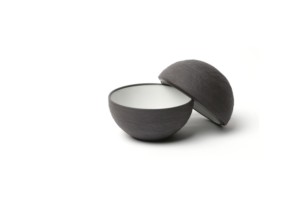 LIMITS BLACK SPHERICAL PLATE Ø13CM