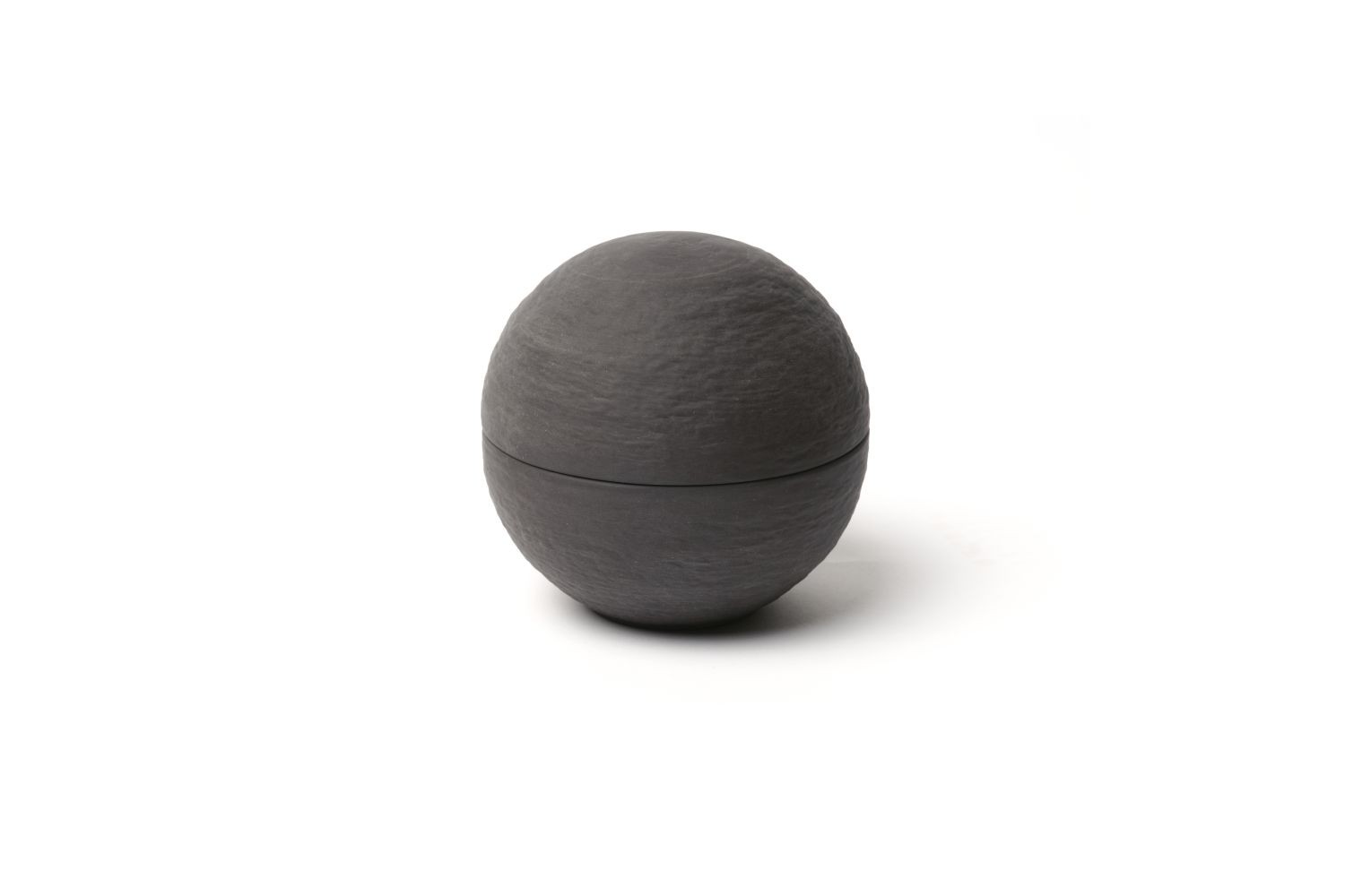 LIMITS BLACK SPHERICAL PLATE Ø13CM 1